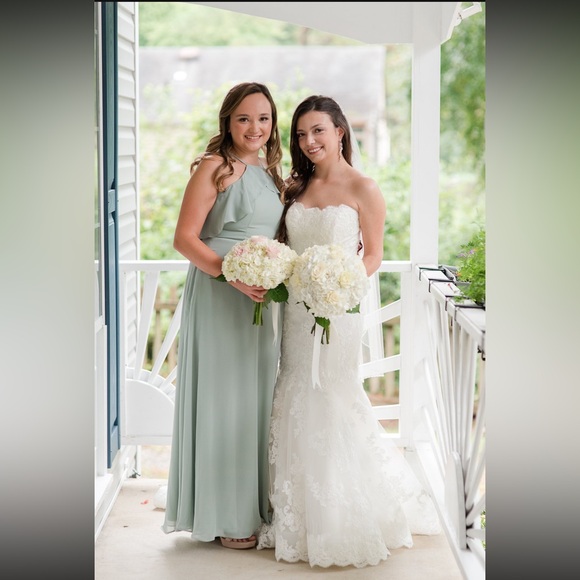 Wedding Dress - Picture 3 of 8